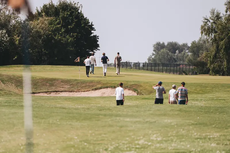 Een zonovergoten afsluiter van het Business Club 1880-seizoen