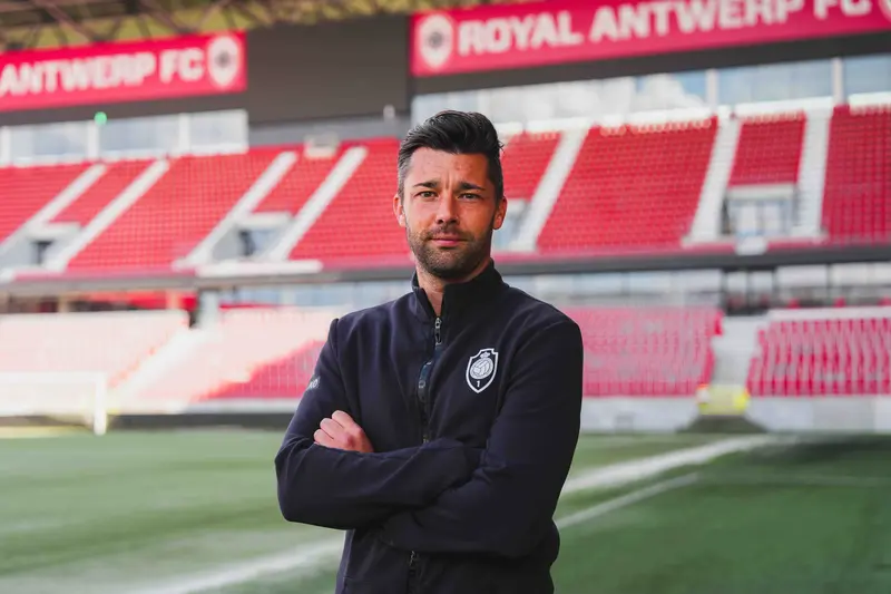 Sepp De Roover nieuwe T1 van Young Reds