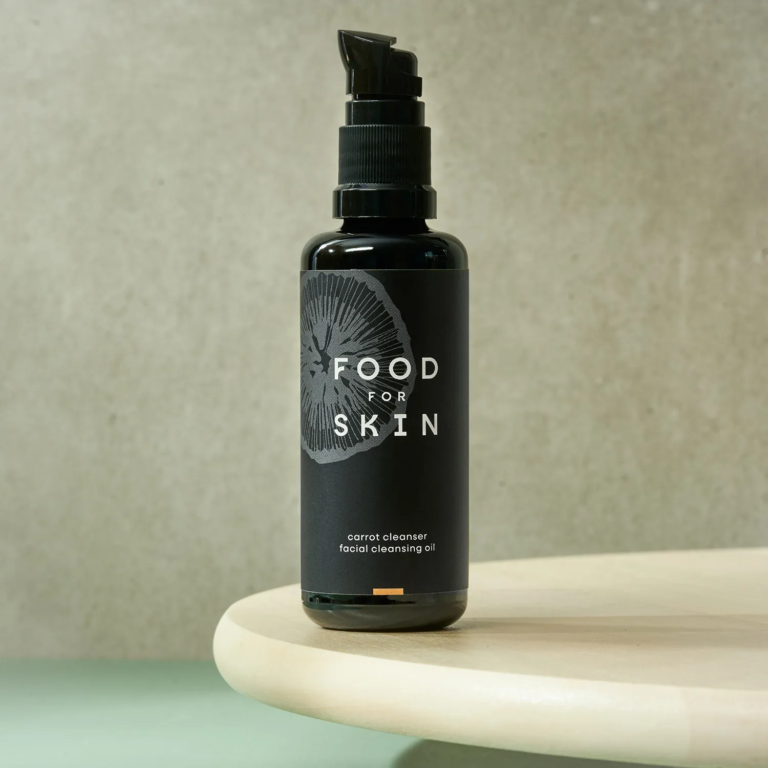 Bottle Miron Glass with Pump closure, with Label of Food for Skin