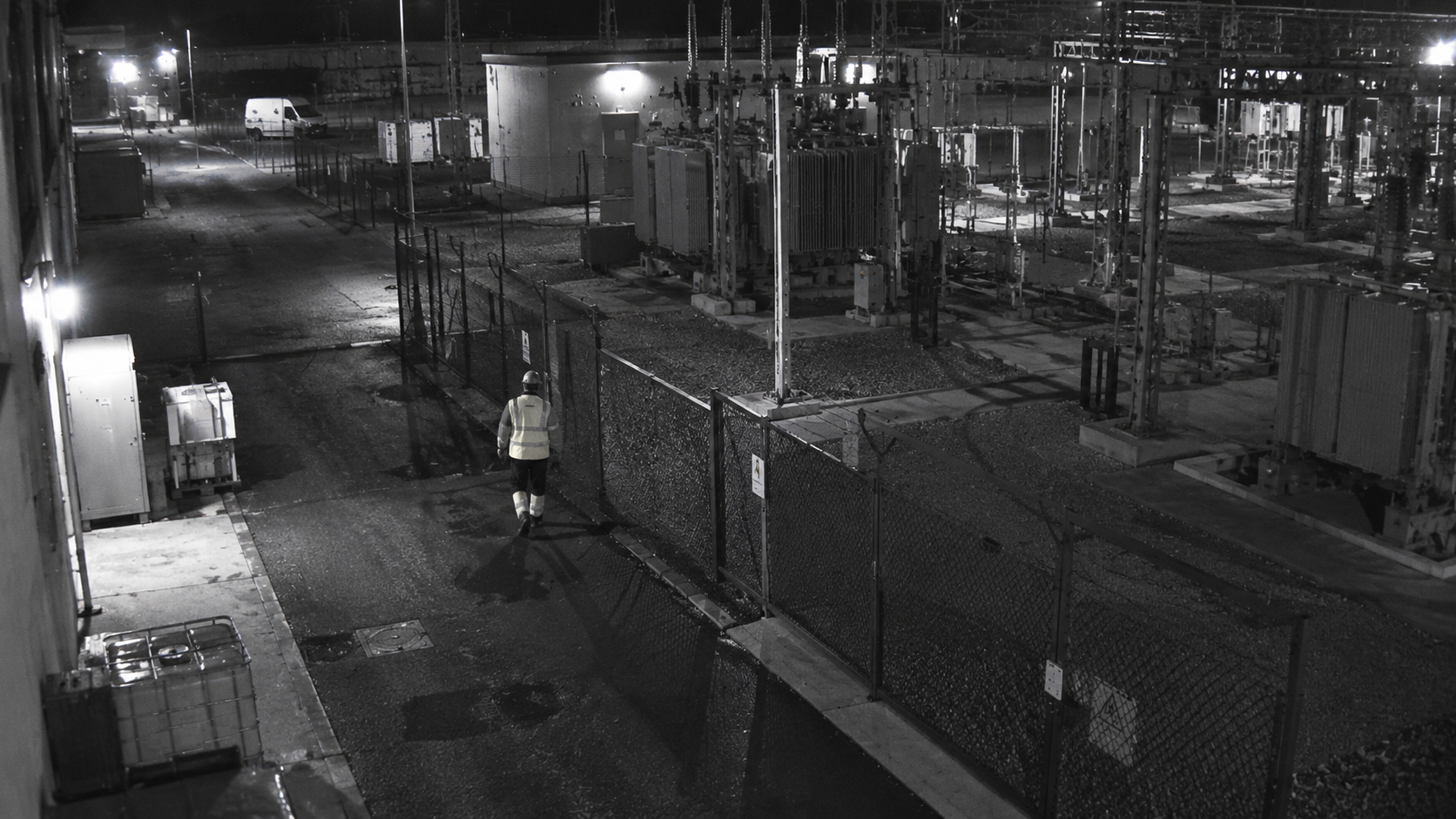 Vigilancia nocturna en subestación eléctrica