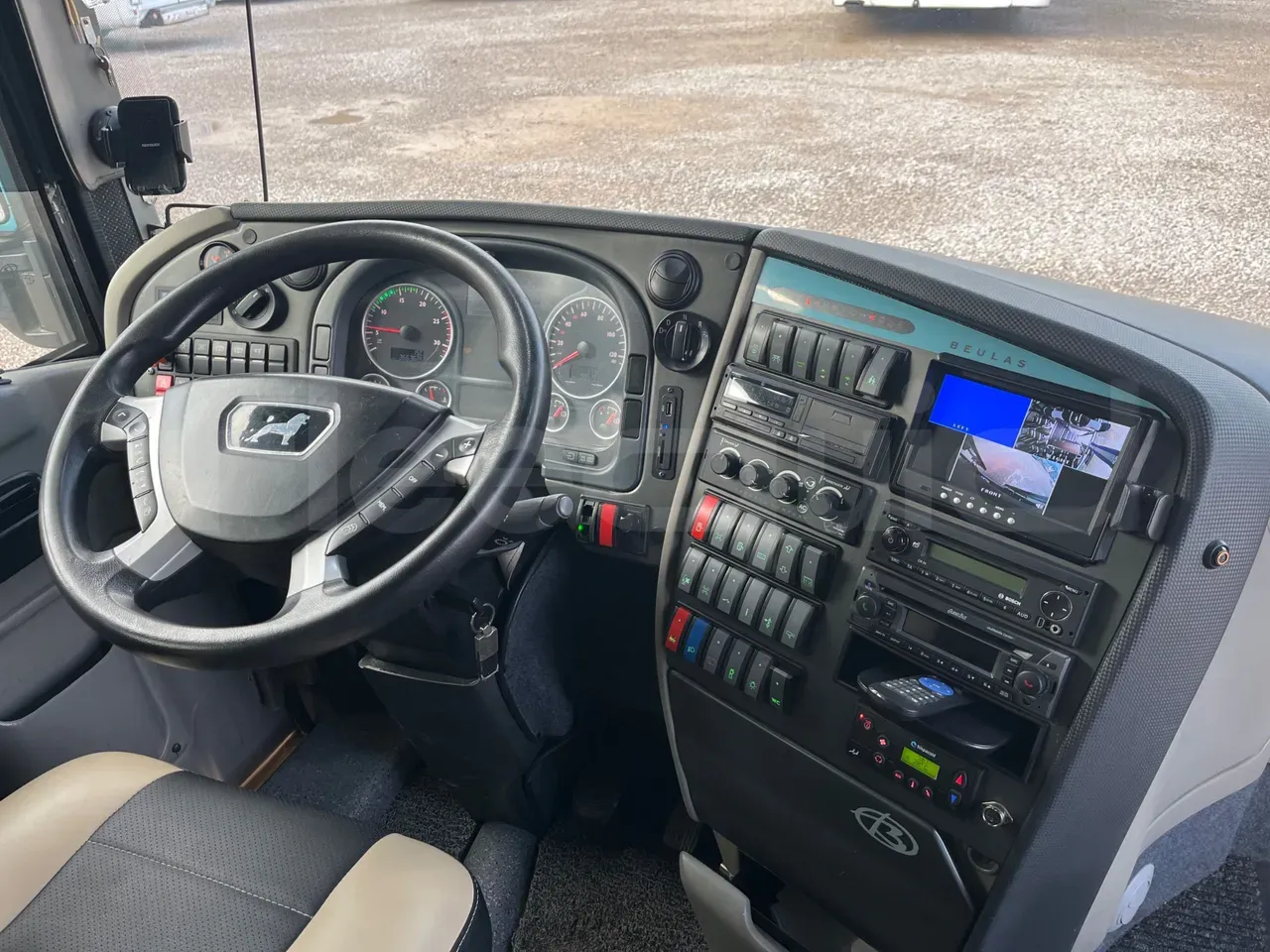 beulas-man-glory-steering-wheel-dashboard-fleequid-WMARR4ZZ7JC024384