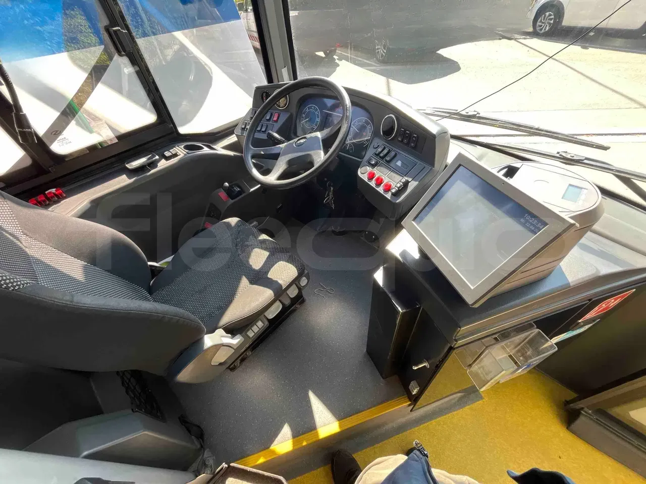 solaris-urbino-steering-wheel-dashboard-fleequid-SUU242103HB018140