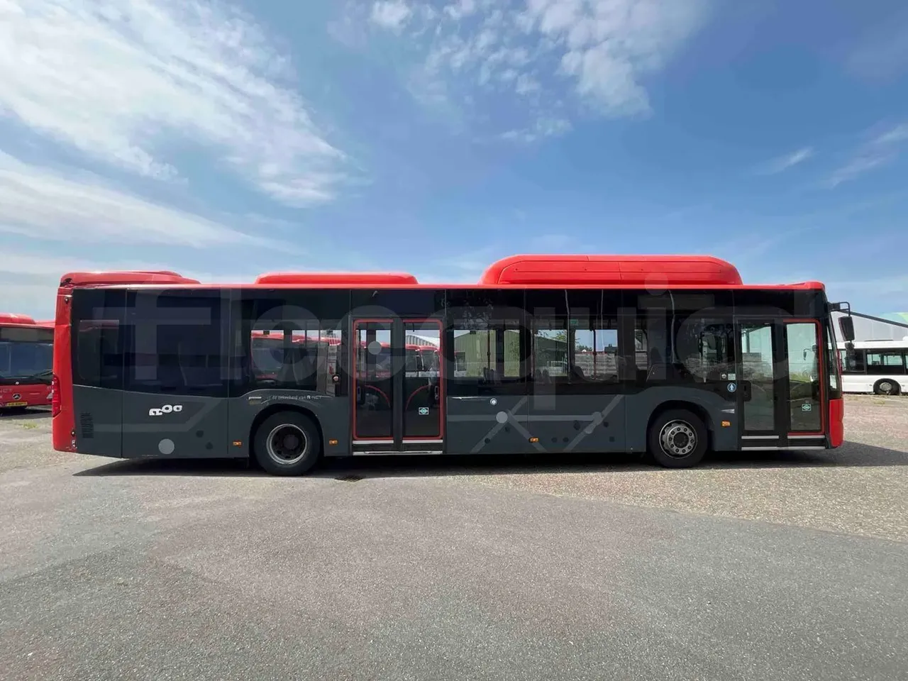 vehicle slot photo_side_right_doors_closed_lg.webp