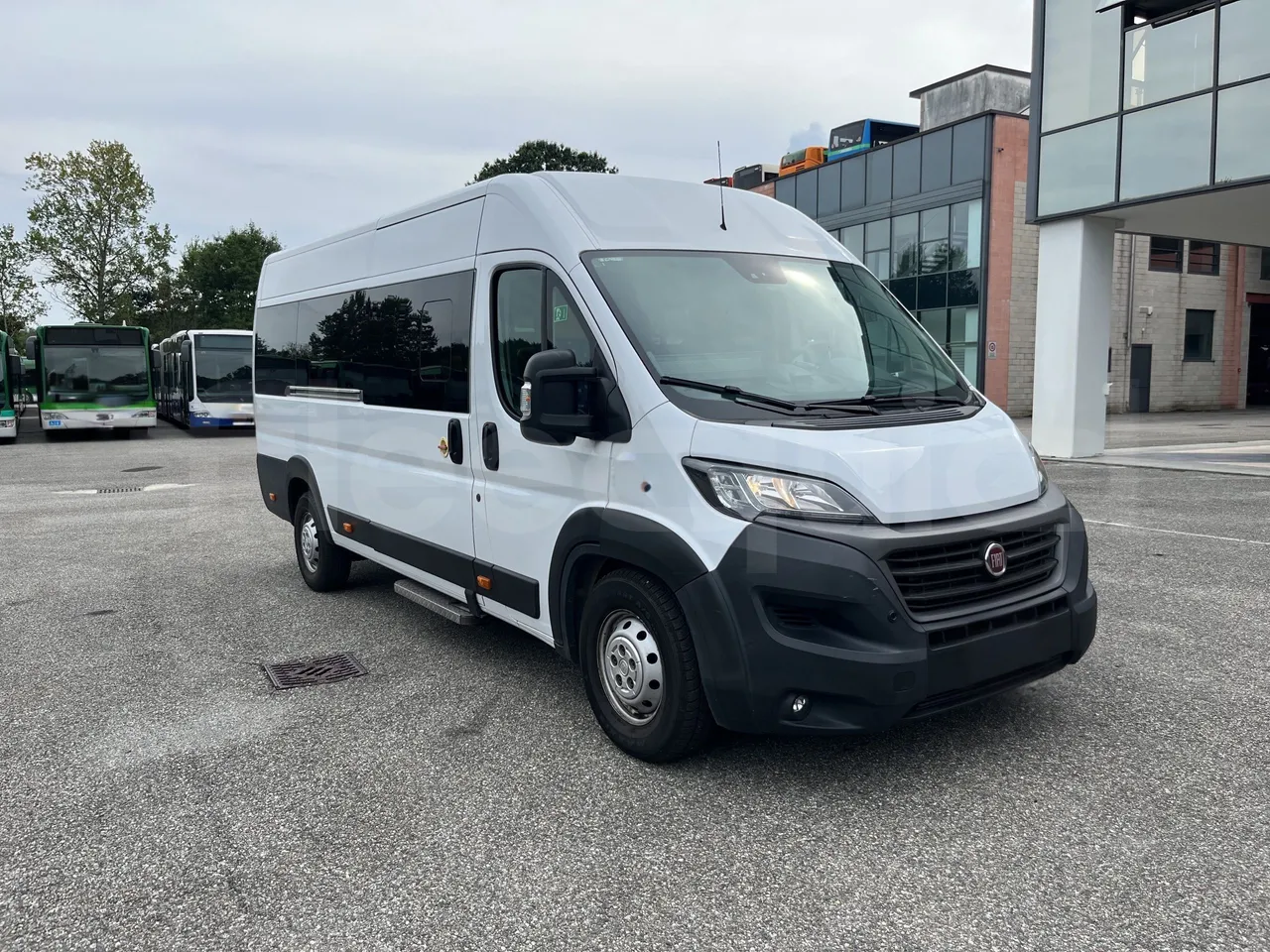 Fiat Ducato 2020 gebraucht: 12 Sitze, Euro 6, 136.433 km