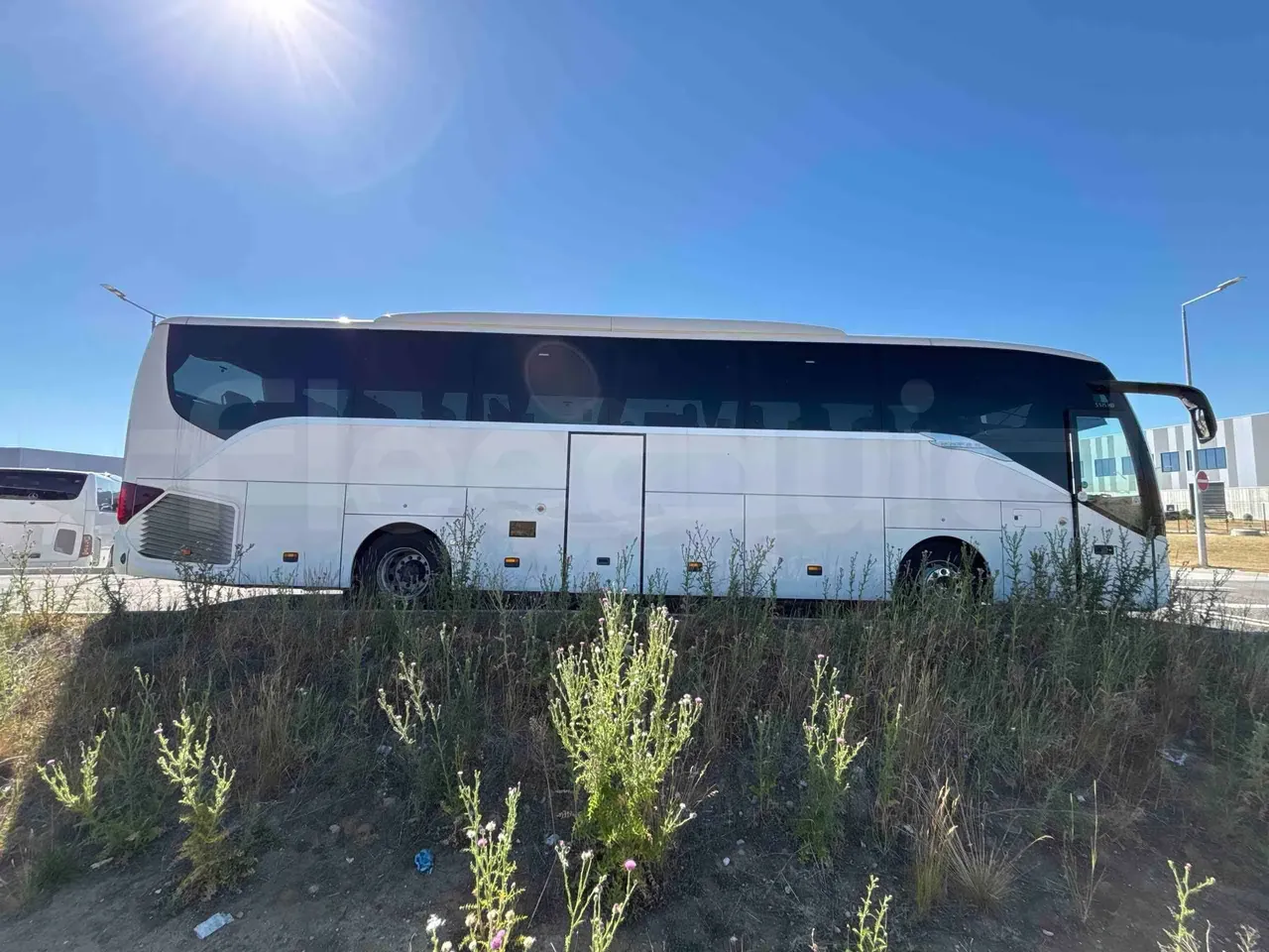 vehicle slot photo_side_right_doors_closed_lg.webp