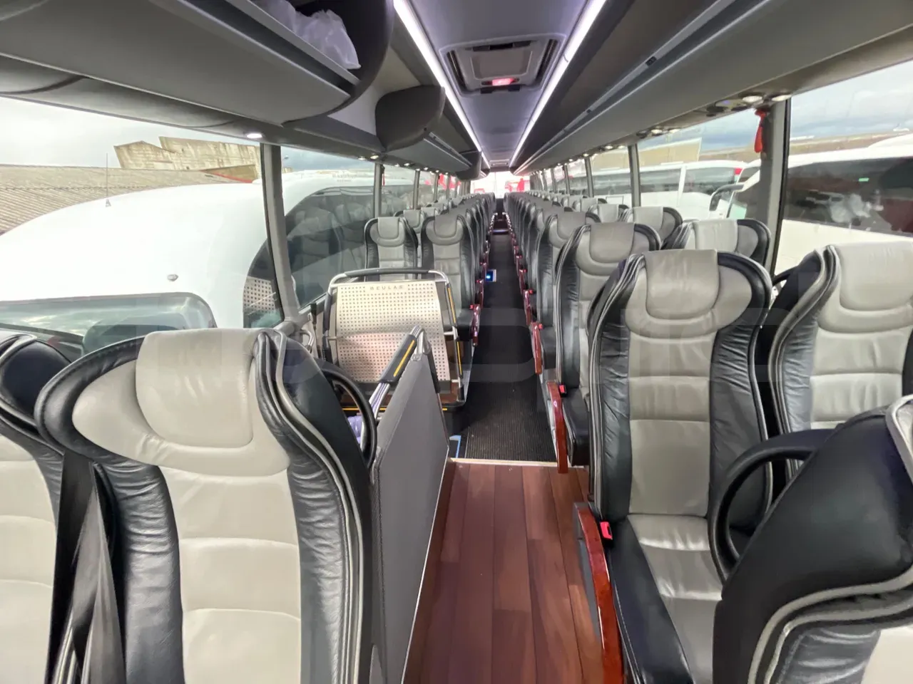 volvo-beulas-internal-fleequid-YV3T2U821GA175710