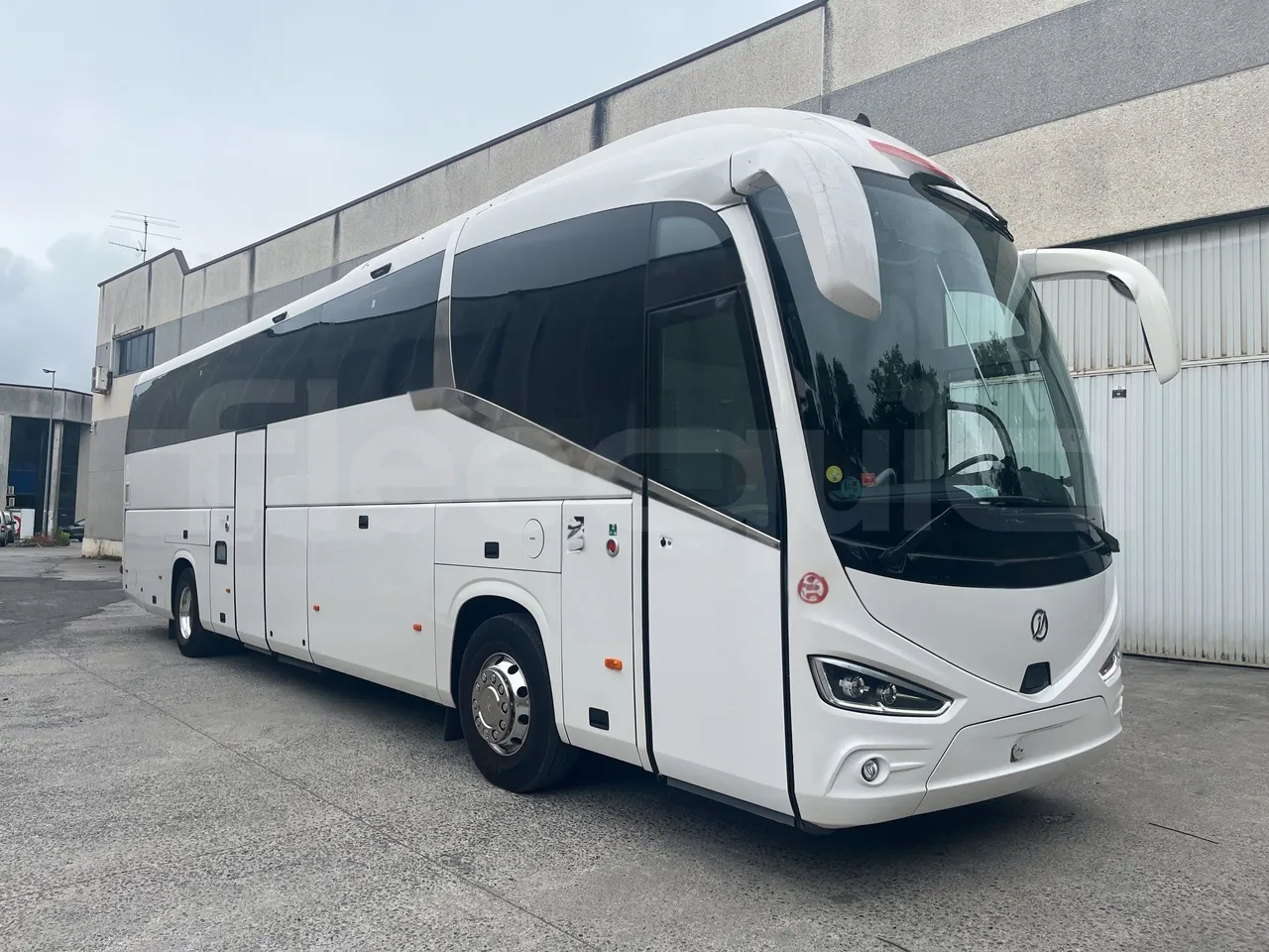 Irizar i6s 2022 usado: autocarro Euro 6 automático 55 lugares
