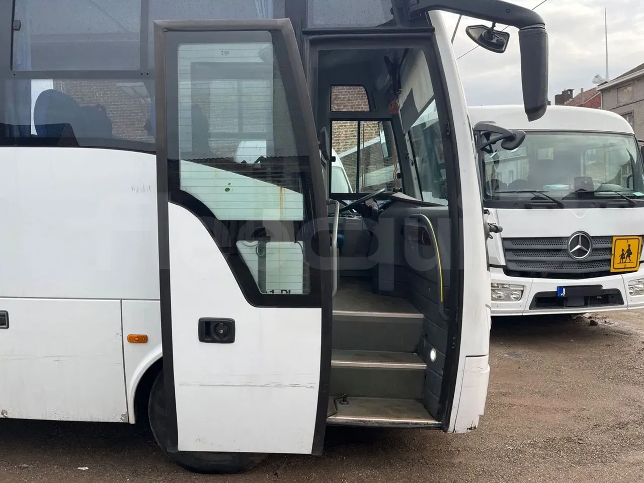 isuzu-turquoise-external-fleequid-NNAM0L8LE02000009