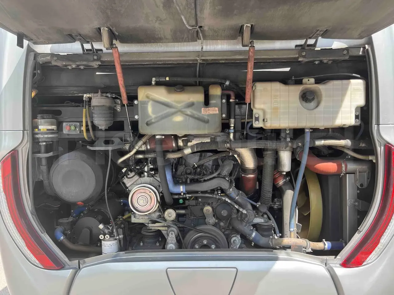 iveco-magelys-engine-fleequid-VNE7256RX00002134