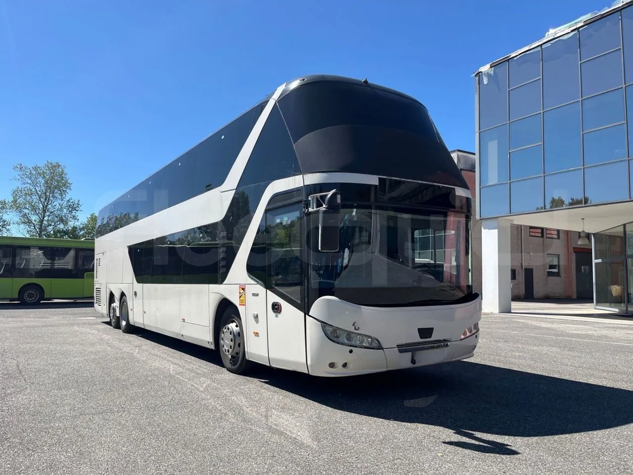 Neoplan Skyliner 2016 gebraucht: 85 Sitze, Euro 6, 1.622.949 km