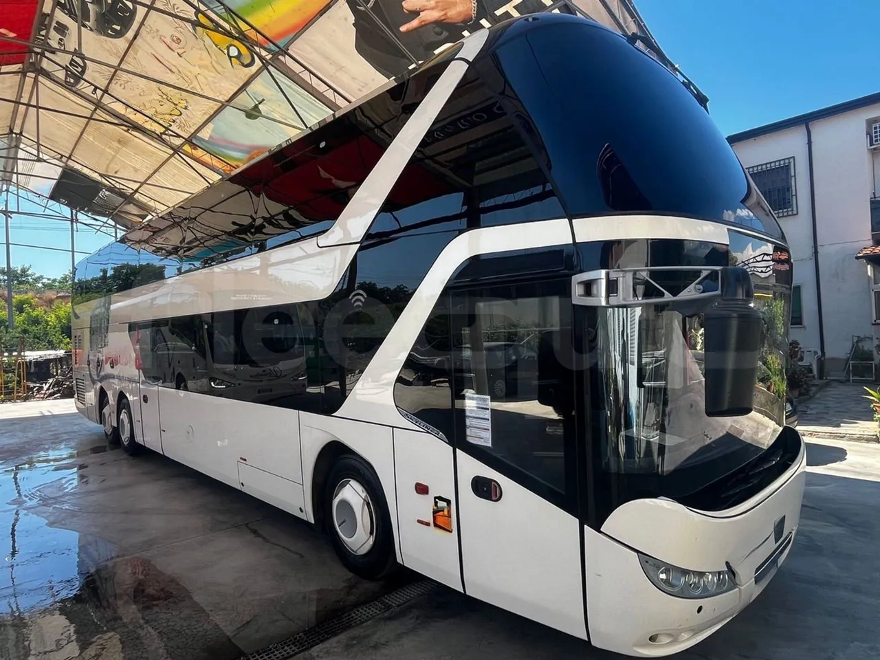 Neoplan Skyliner 2016 de segunda mano: 78 plazas, Euro 6, 1.537.471 km
