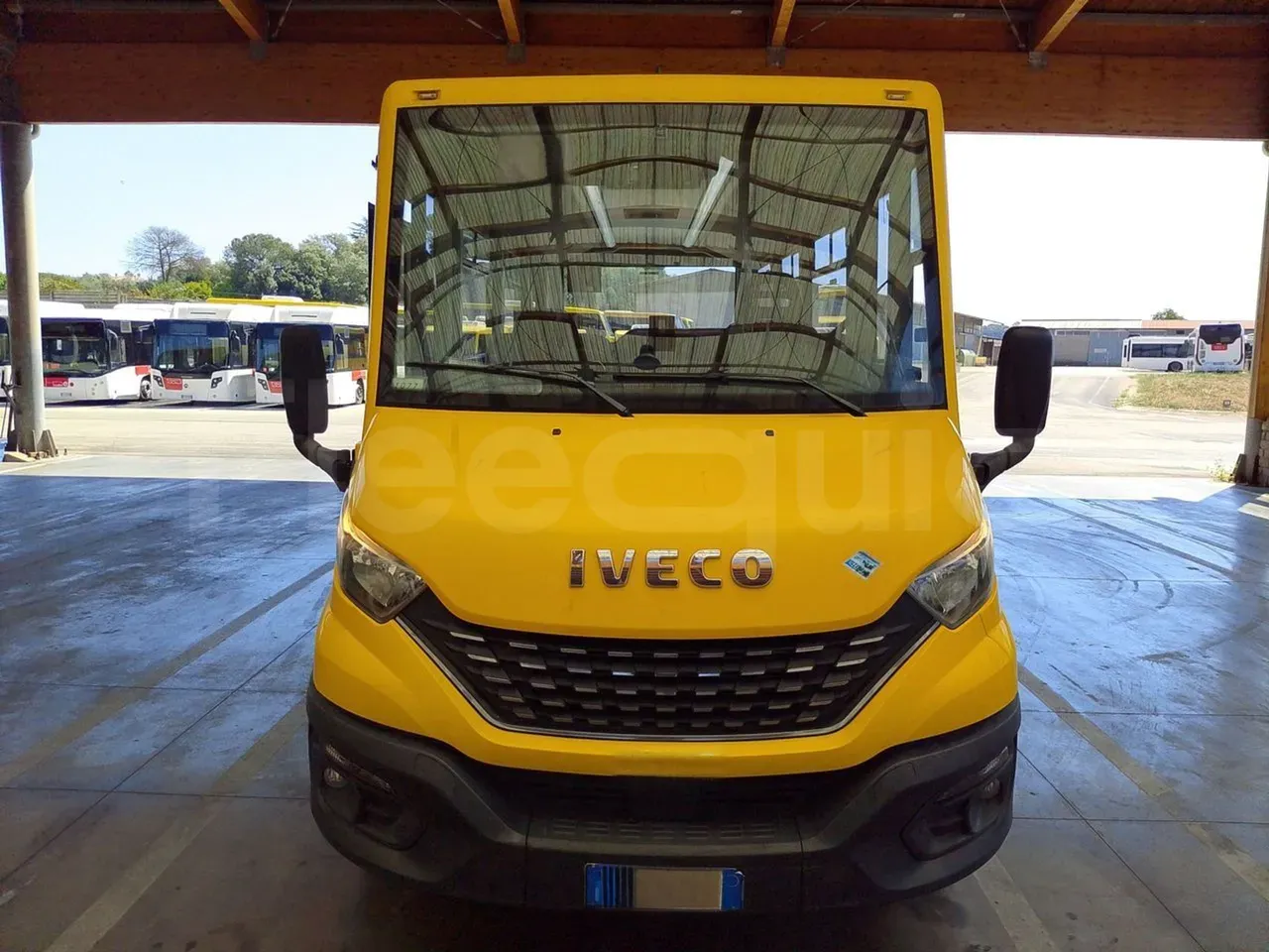 iveco-indcar-wing-front-fleequid-ZCFCN70A505423782