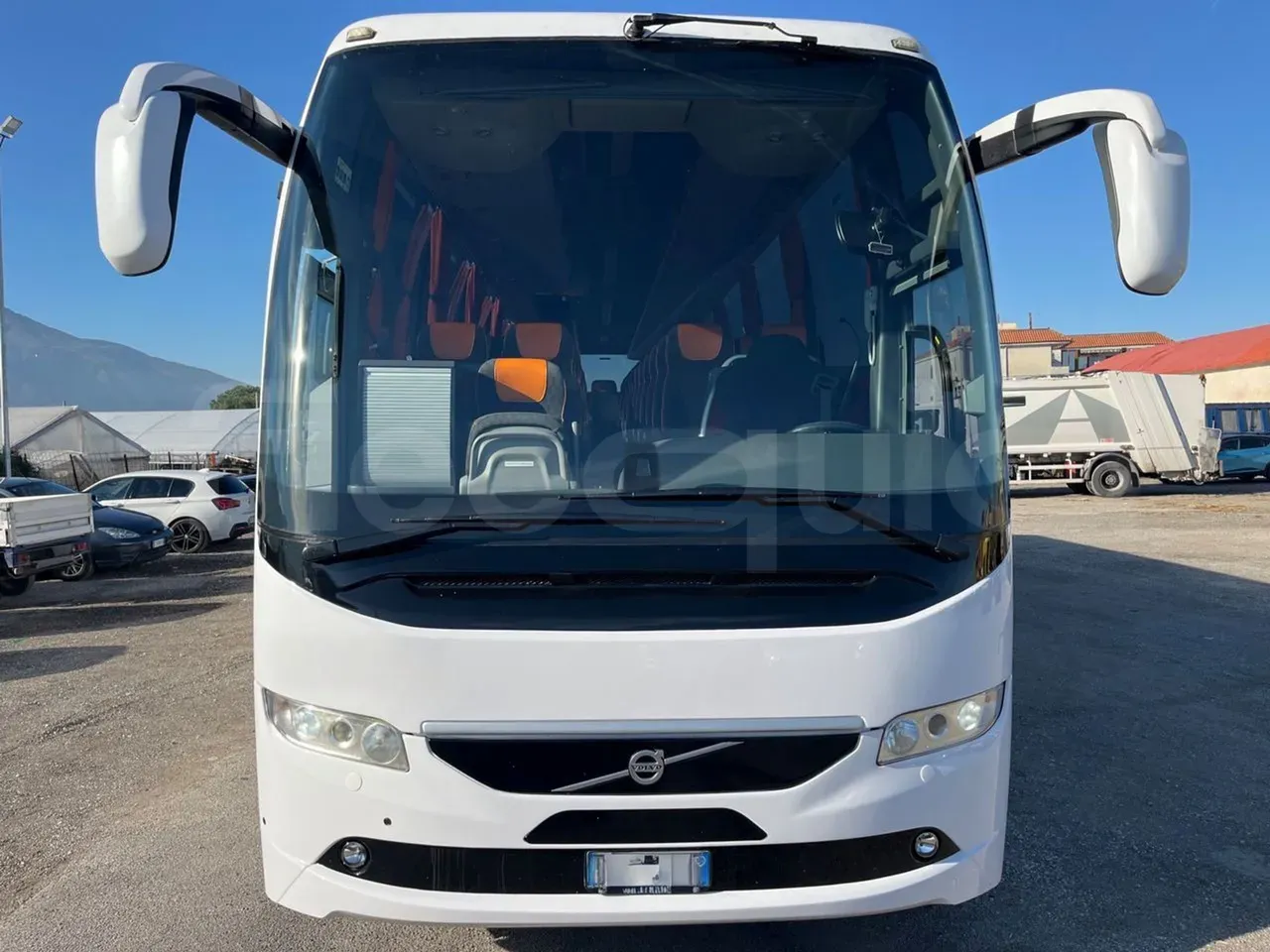 volvo-9700-front-fleequid-YV3T2U823H1186581