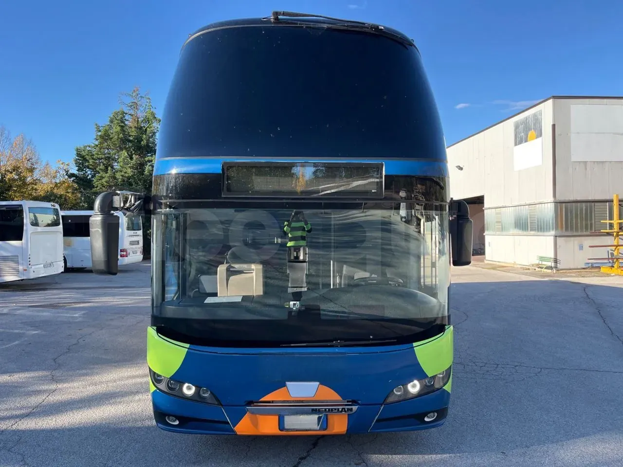 neoplan-skyliner-front-fleequid-WAGP06ZZXNT037890