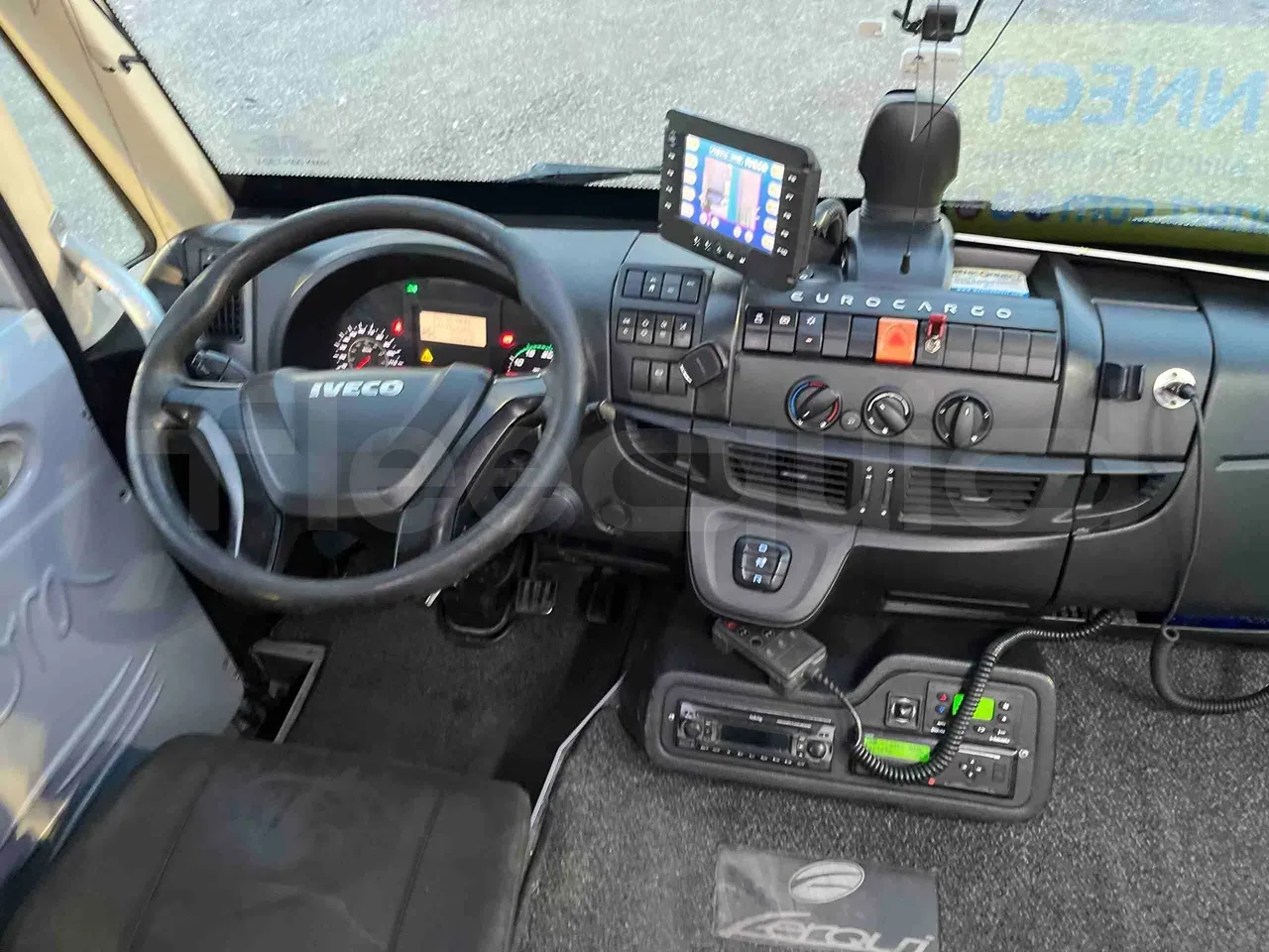 iveco-ferqui-steering-wheel-dashboard-fleequid-ZCFA71AG502676829