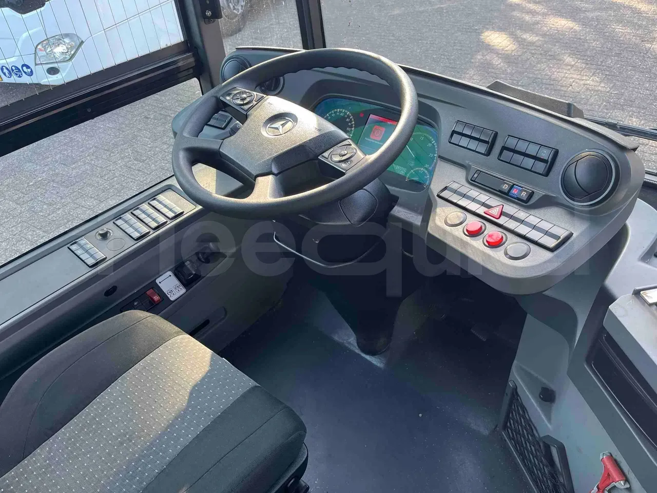 mercedes-benz-citaro-steering-wheel-dashboard-fleequid-WEB62802313138181