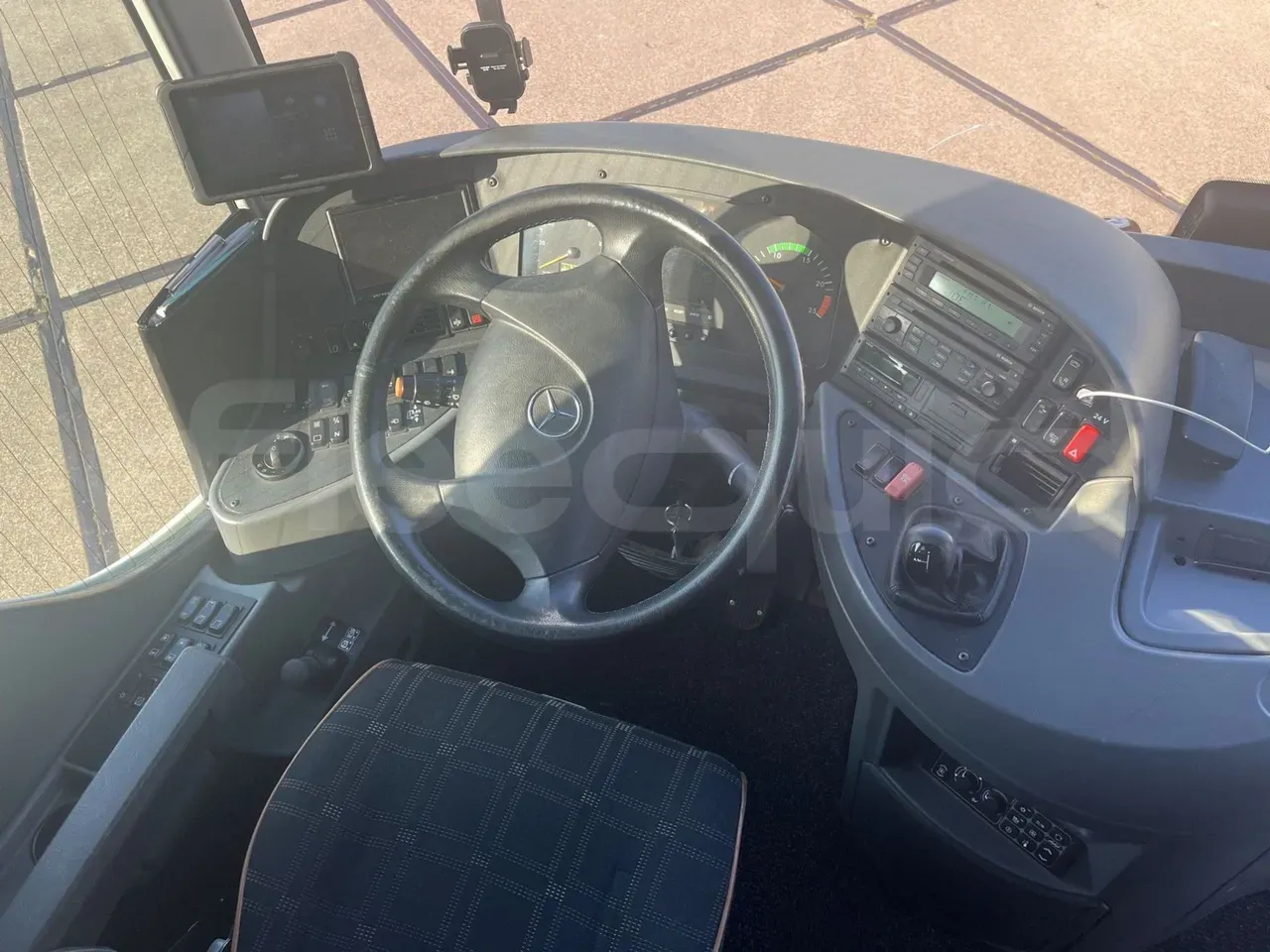 mercedes-benz-tourismo-steering-wheel-dashboard-fleequid-WEB63243113269388