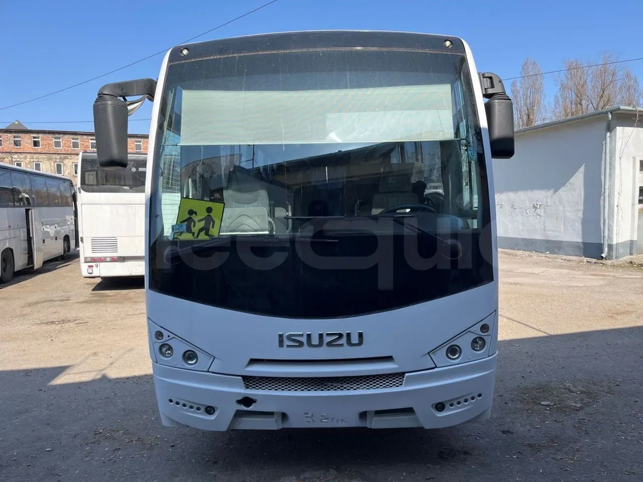 isuzu-turquoisesb-front-fleequid-NNAM0L8LE02000061