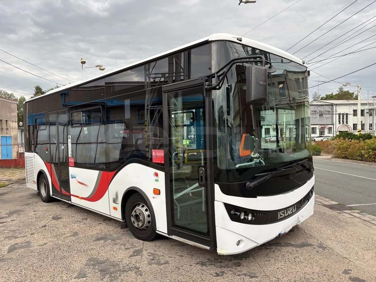 Isuzu Novo 2023 de segunda mano: 25 plazas, Euro 6, 146.177 km