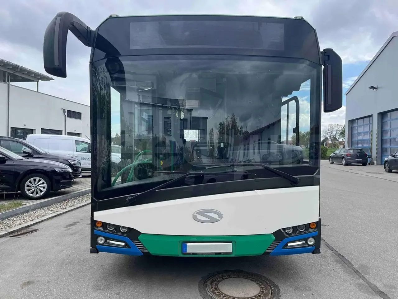 solaris-urbino-front-fleequid-SUU242103HB018141