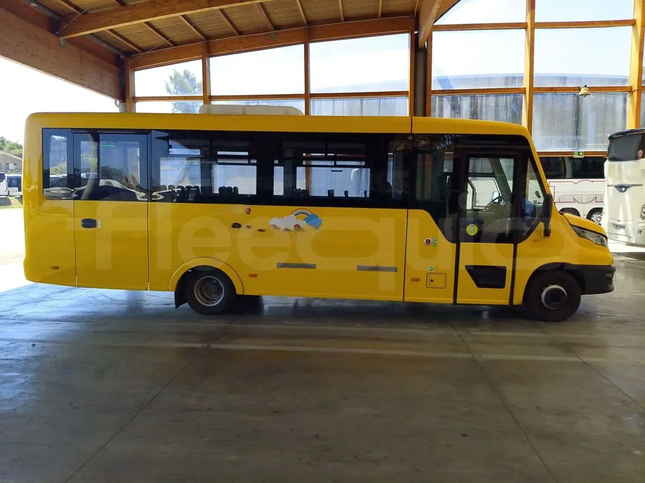 vehicle slot photo_side_right_doors_closed_lg.webp