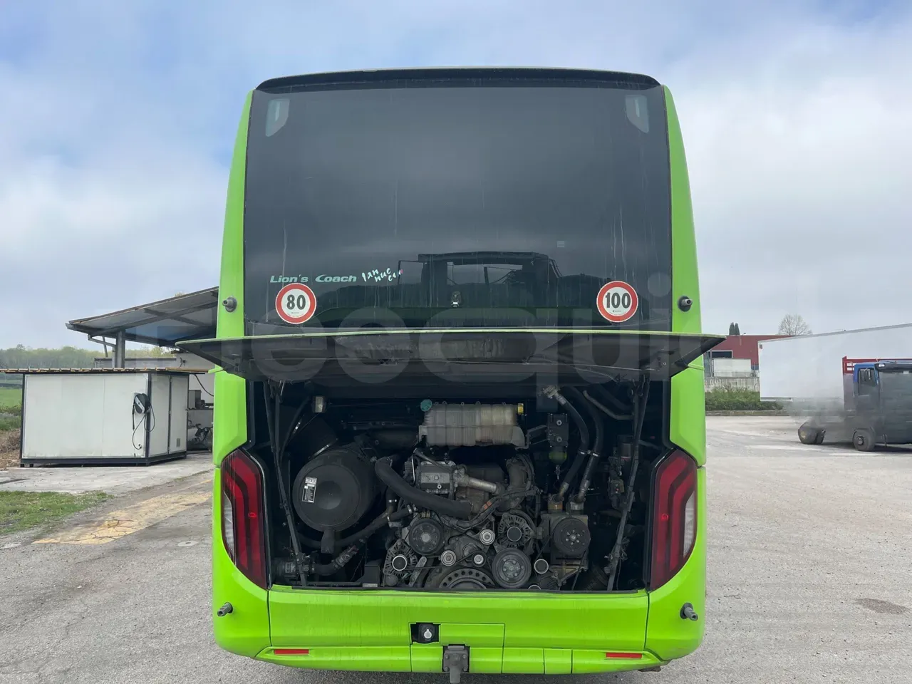 man-lions-coach-engine-fleequid-WMAR10ZZ0JT027708