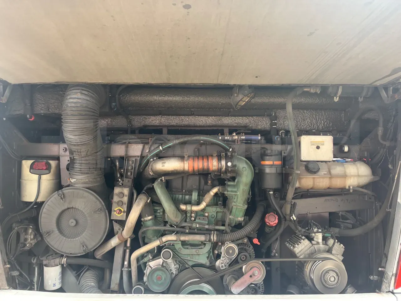 volvo-beulas-engine-fleequid-YV3T2U821GA175710
