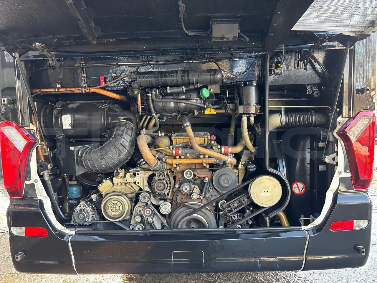 setra-s515-engine-fleequid-WKK41021013124853