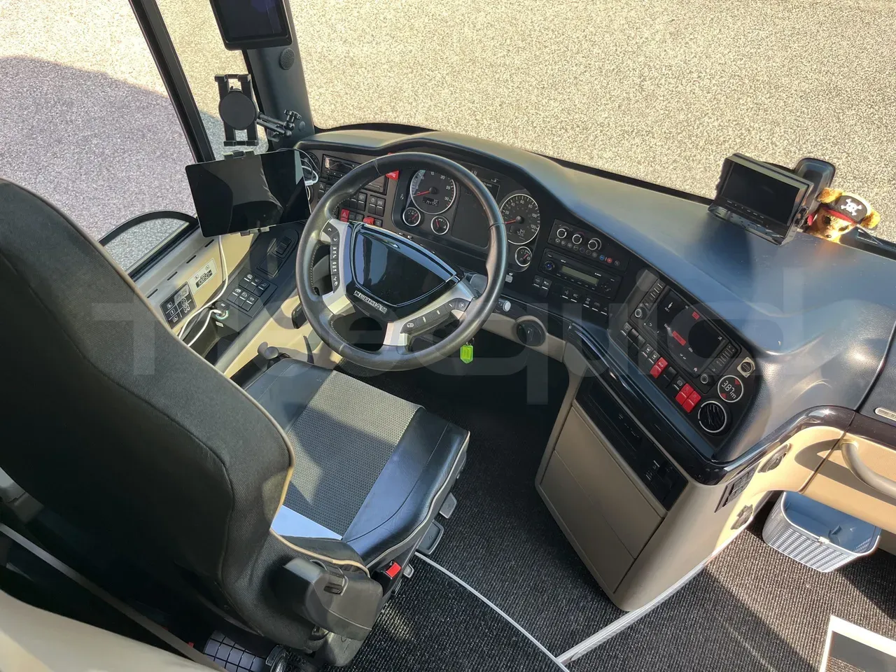 neoplan-tourliner-steering-wheel-dashboard-fleequid-WAGP21ZZ6RT041891