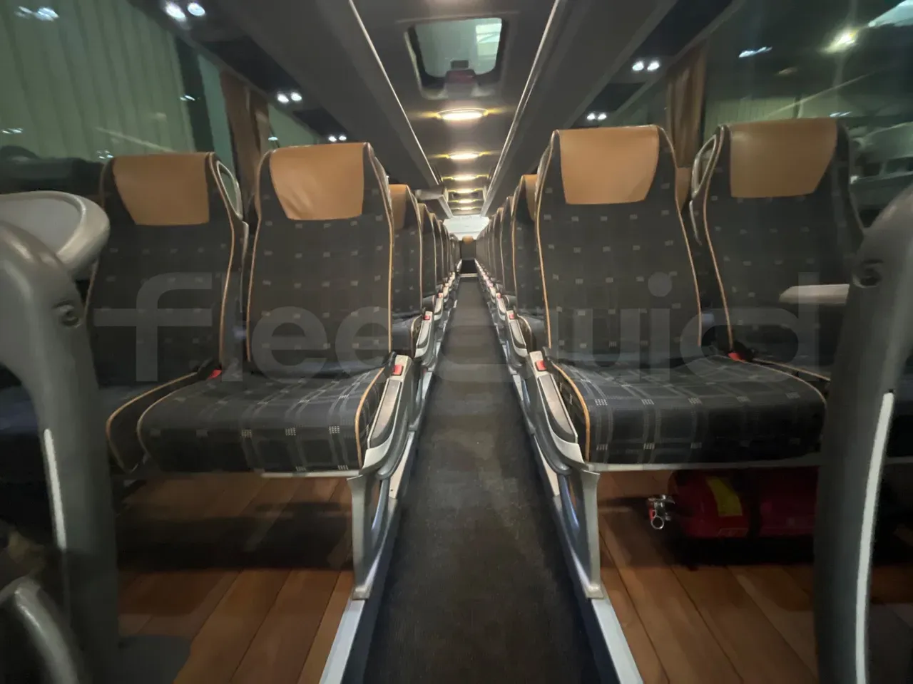mercedes-benz-tourismo-internal-fleequid-WEB63243113272768