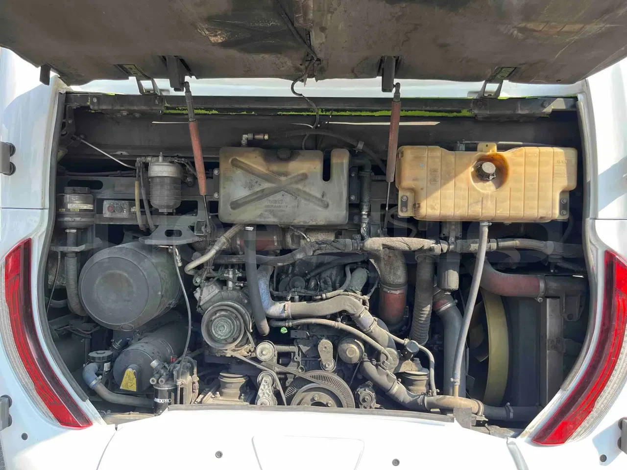 iveco-magelys-engine-fleequid-VNE7257R400002581