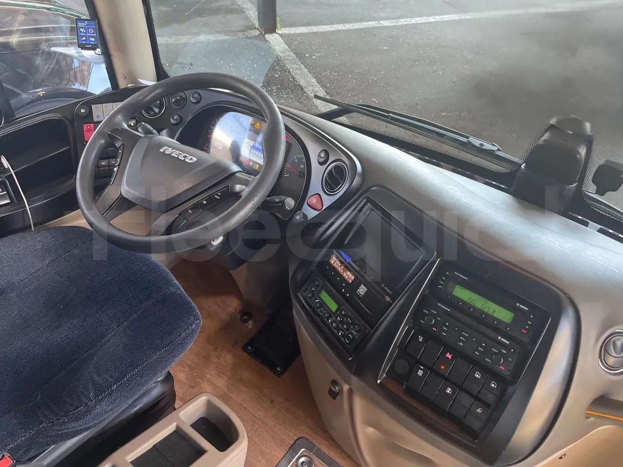 iveco-magelys-steering-wheel-dashboard-fleequid-VNE7257R400002211