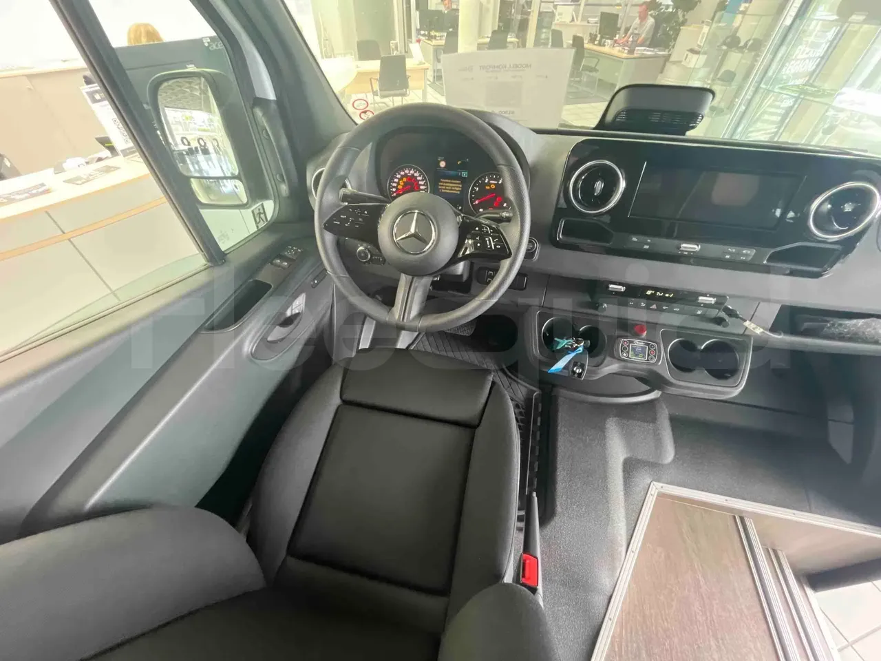 mercedes-benz-sprinter-steering-wheel-dashboard-fleequid-W1V5MD3ZXSP745479