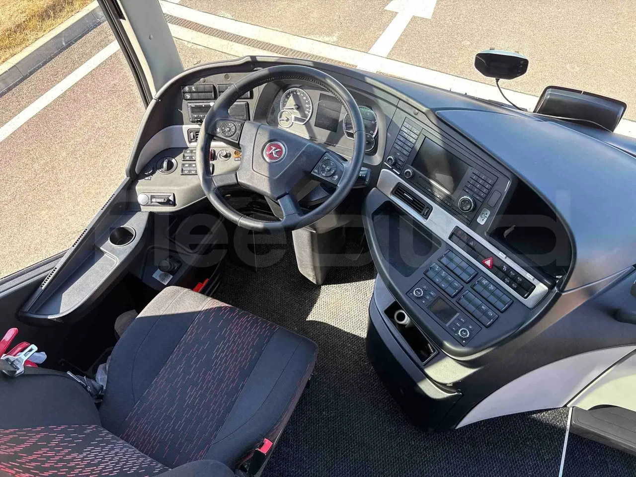 setra-s515-steering-wheel-dashboard-fleequid-WKK41021013126420