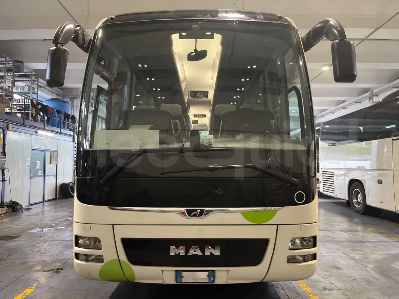 man-lions-coach-front-fleequid-WMAR07ZZ3HT026039
