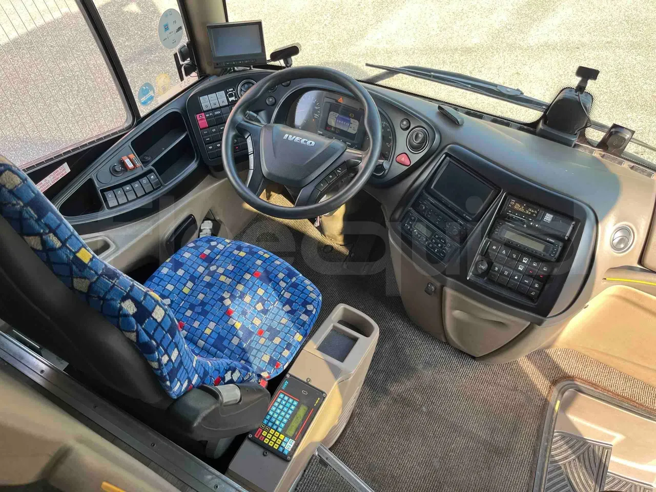 iveco-magelys-steering-wheel-dashboard-fleequid-VNE7257R400002581
