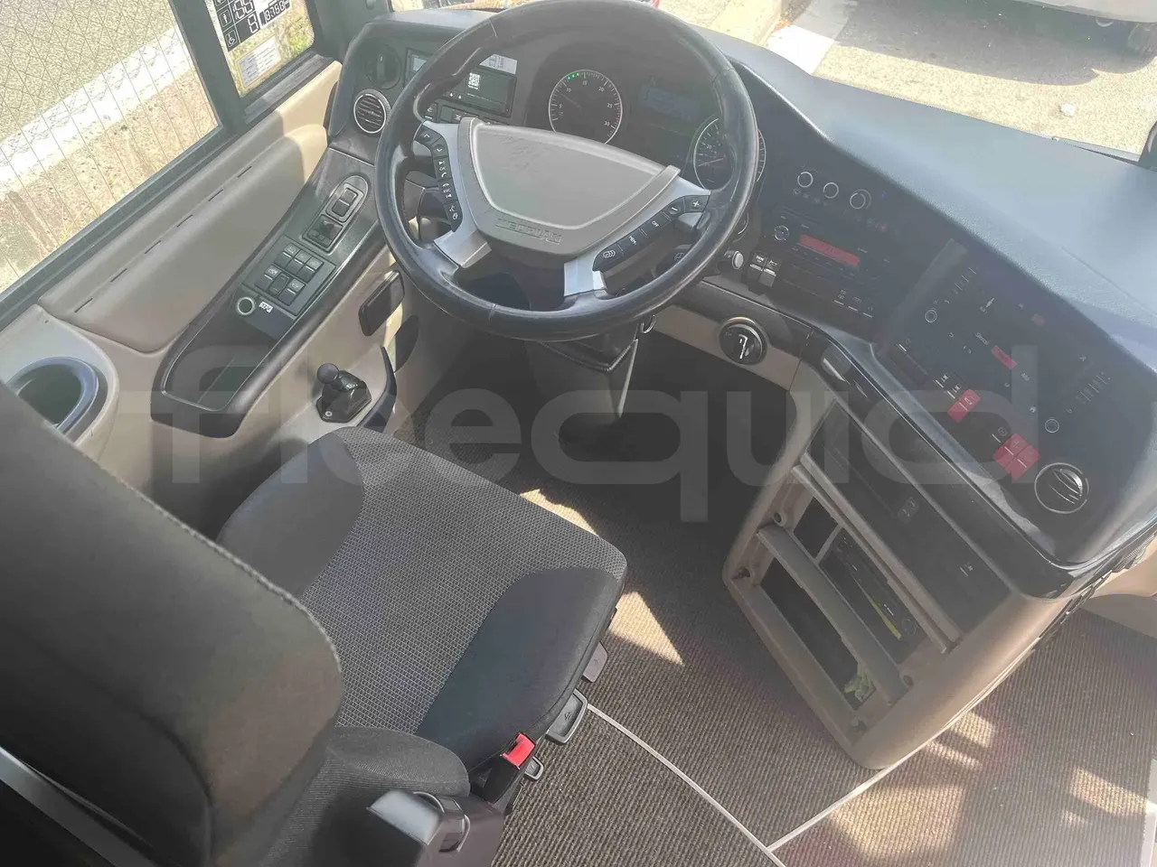 neoplan-tourliner-steering-wheel-dashboard-fleequid-WAGP21ZZ1HT026732