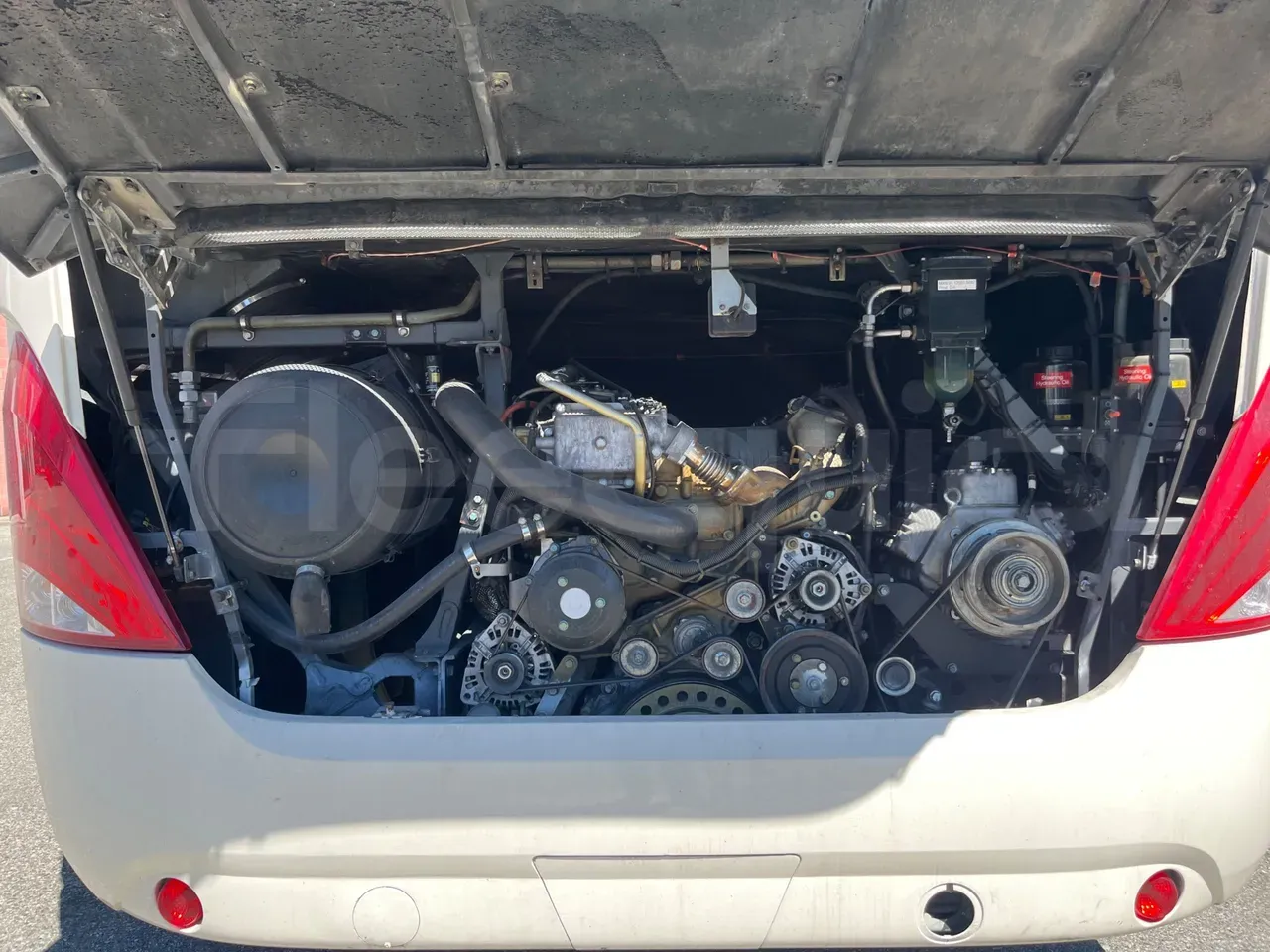 neoplan-skyliner-engine-fleequid-WAGP06ZZ6GT024024