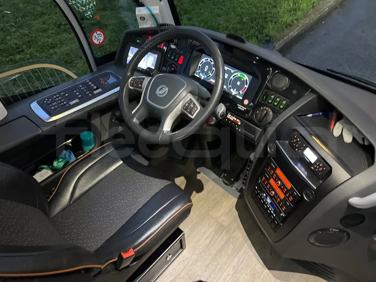 irizar-i6-steering-wheel-dashboard-fleequid-VS916AD00L1016021
