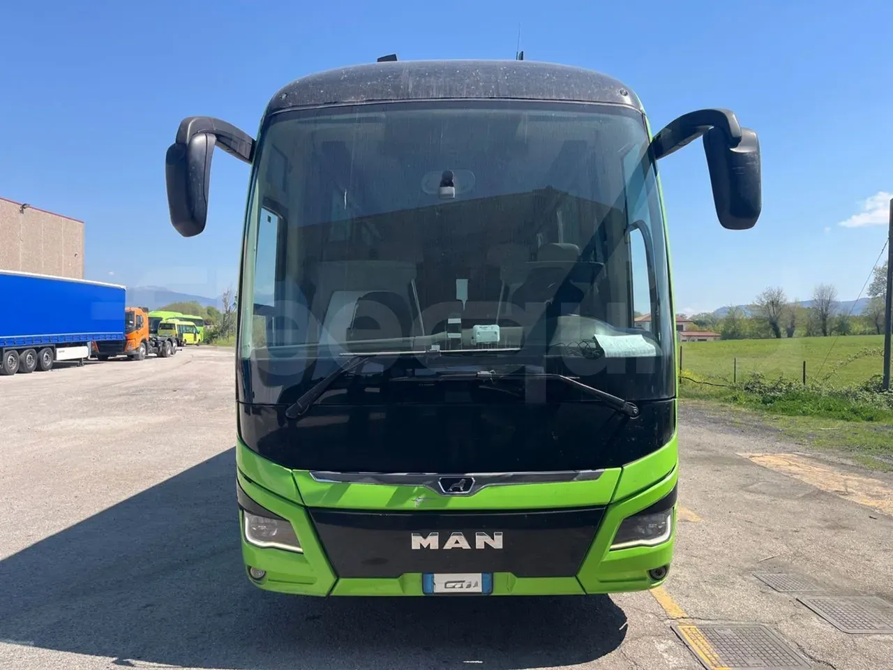 man-lions-coach-front-fleequid-WMAR10ZZ1JT027703