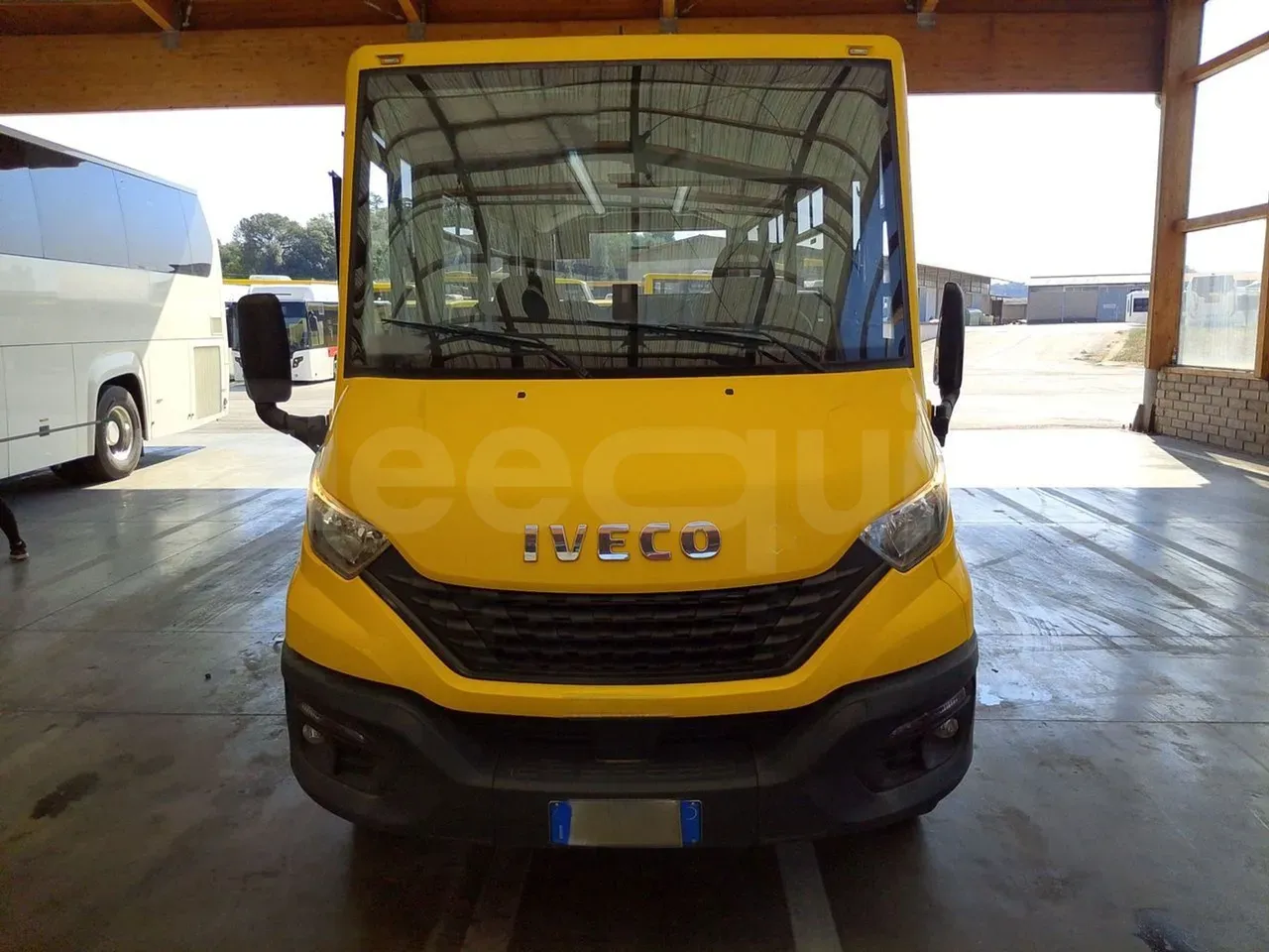 iveco-indcar-wing-front-fleequid-ZCFCN70A305426079