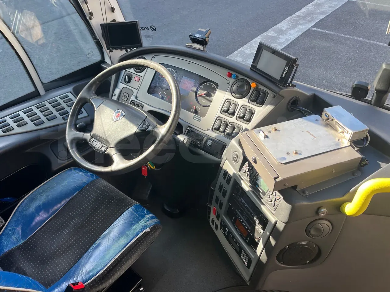 irizar-i4-steering-wheel-dashboard-fleequid-YS2K6X20001894140