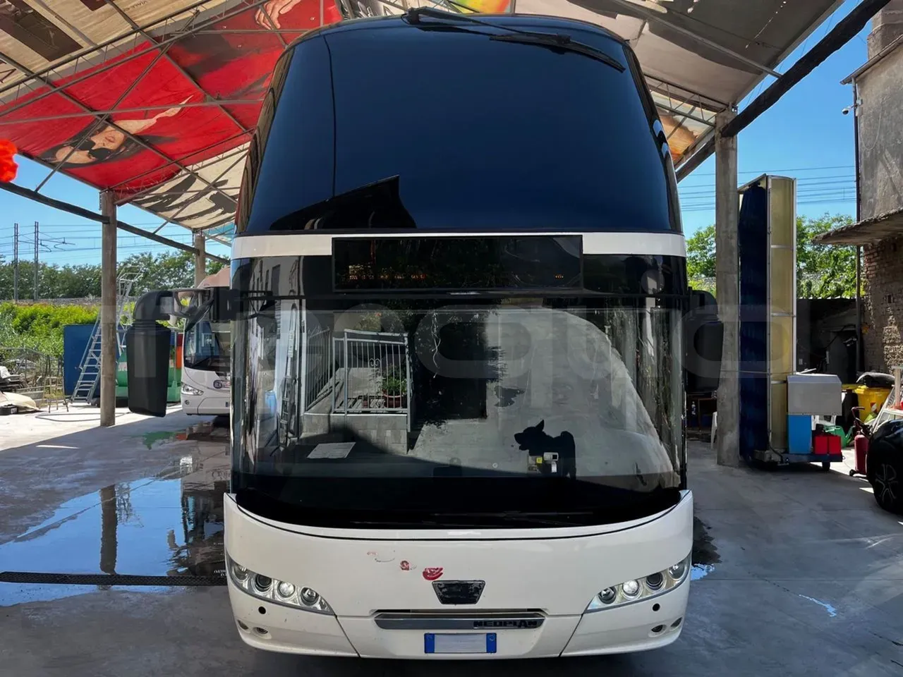 neoplan-skyliner-front-fleequid-02903