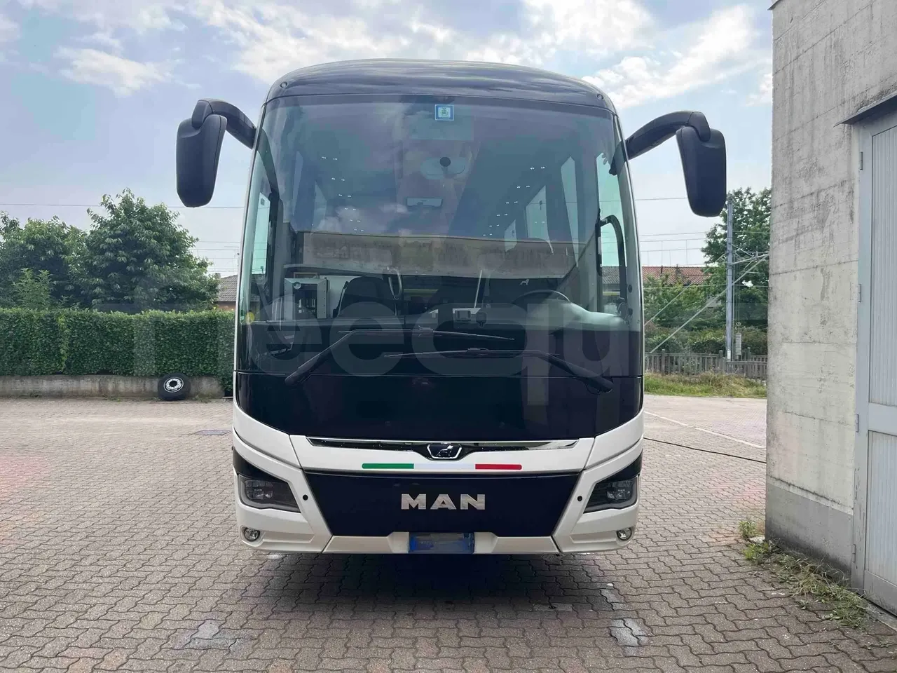 man-lions-coach-front-fleequid-WMAR07ZZ1JT029074