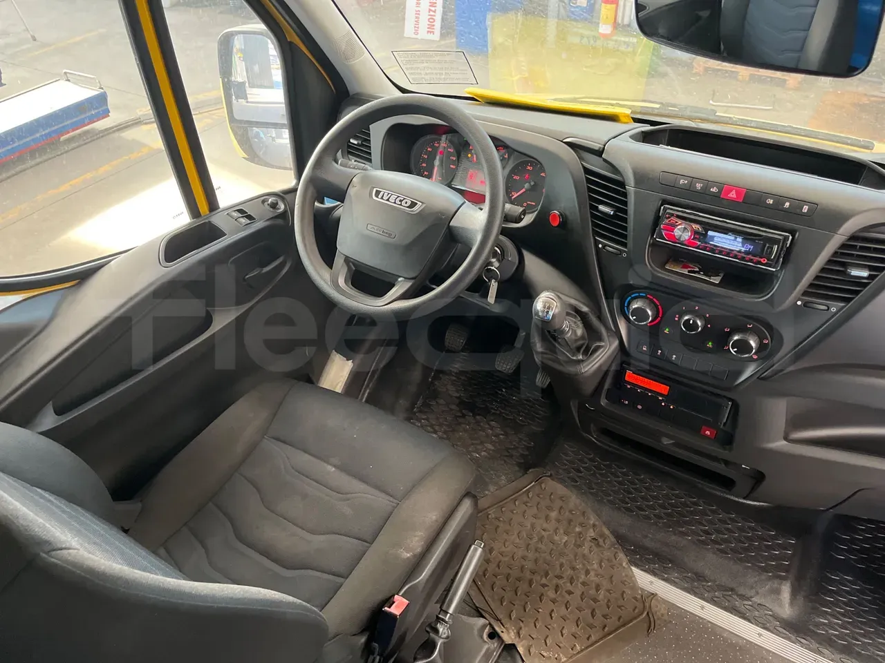 iveco-daily-steering-wheel-dashboard-fleequid-ZCFC450AX05296437