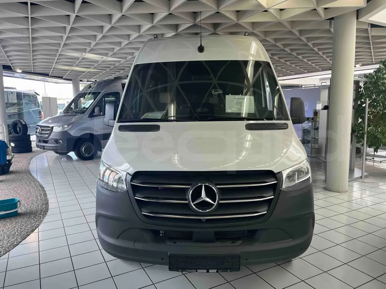 mercedes-benz-sprinter-front-fleequid-W1V5MD3ZXSP745479