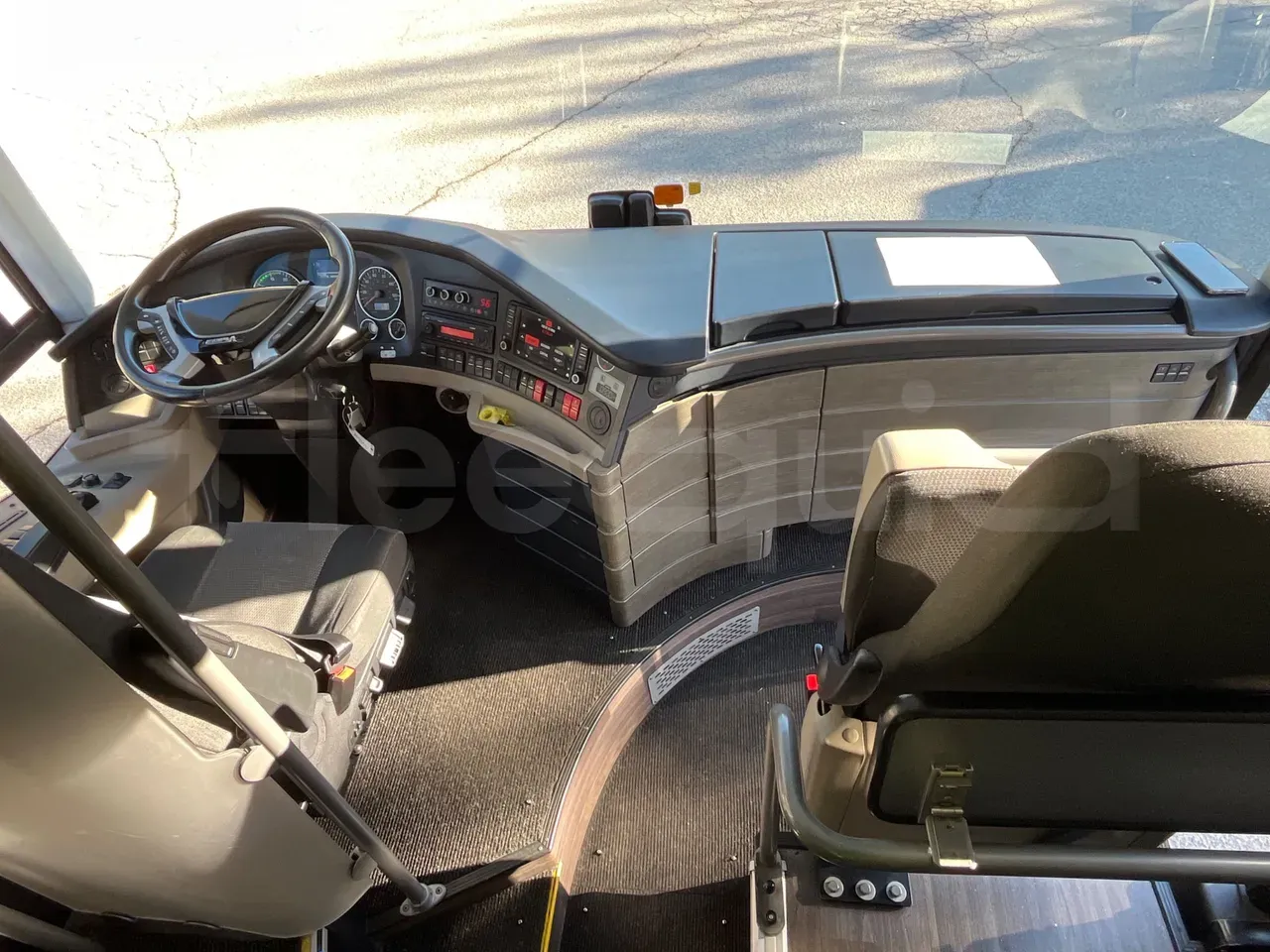 neoplan-skyliner-steering-wheel-dashboard-fleequid-WAGP06ZZXNT037890