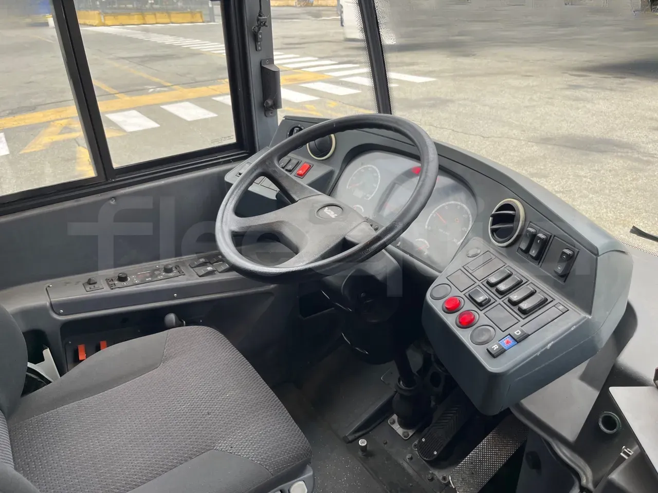 vdl-citea-steering-wheel-dashboard-fleequid-XNL405E100B004759