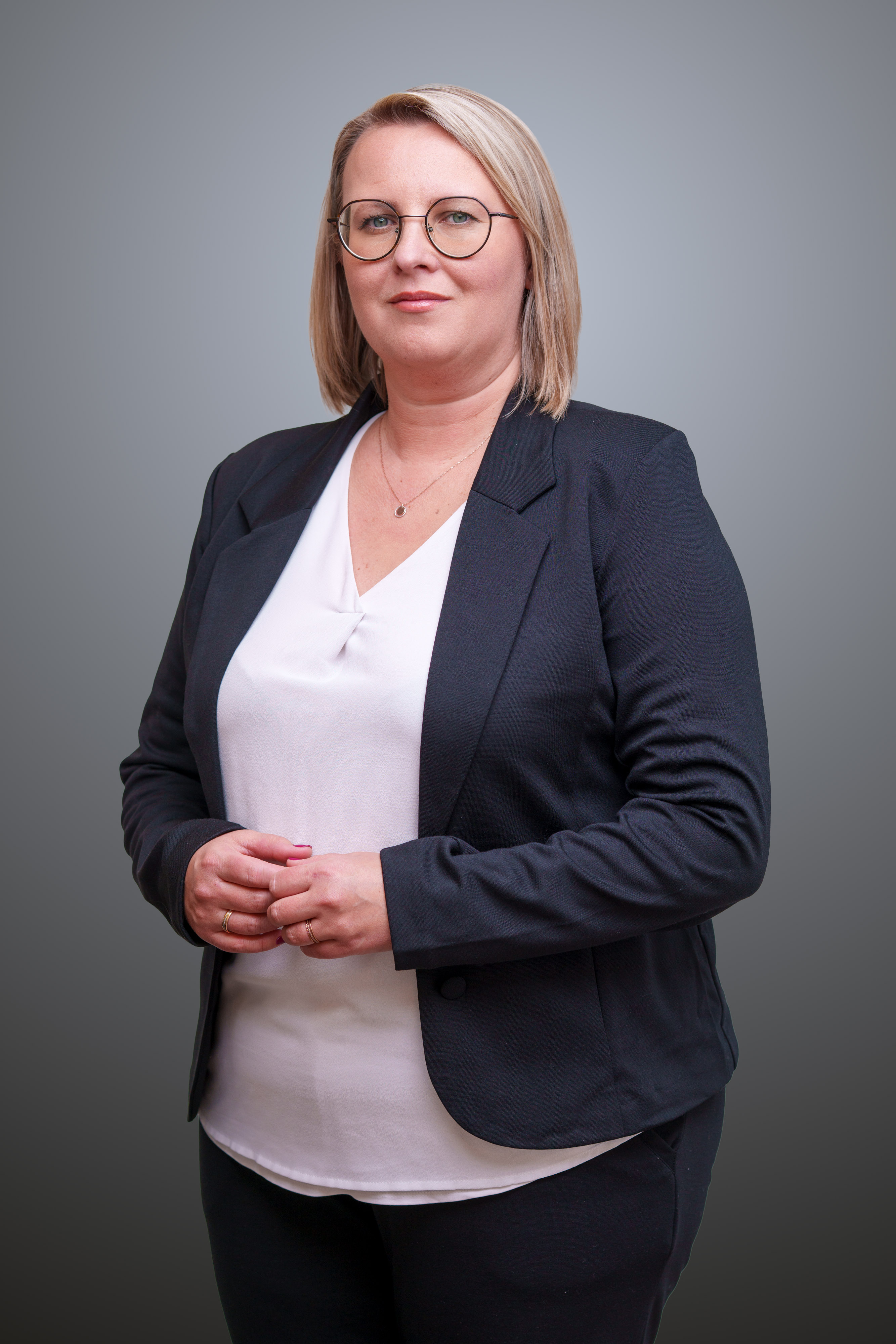 Mag. Regina Krahofer, PLL.M.