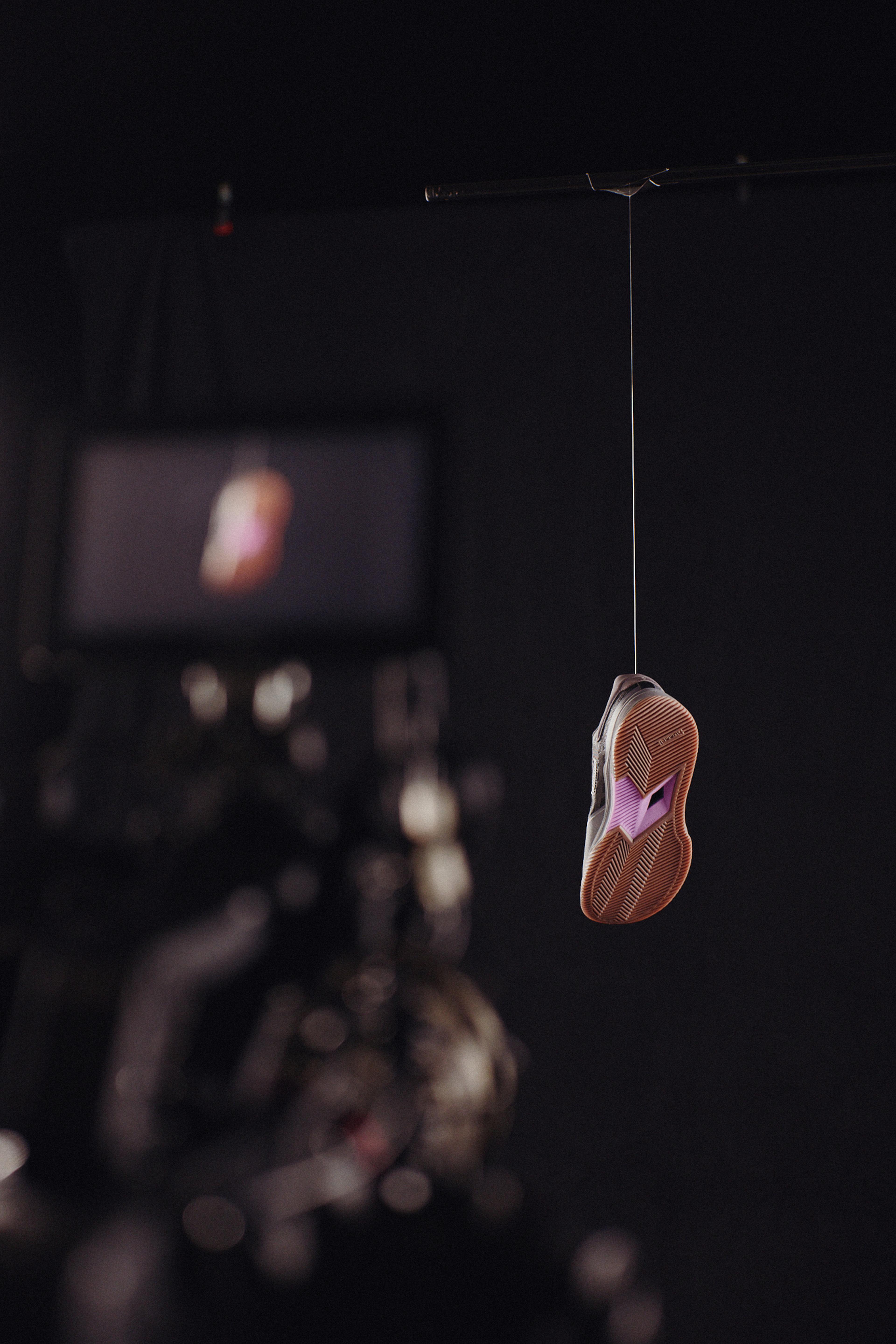 Hanging shoe